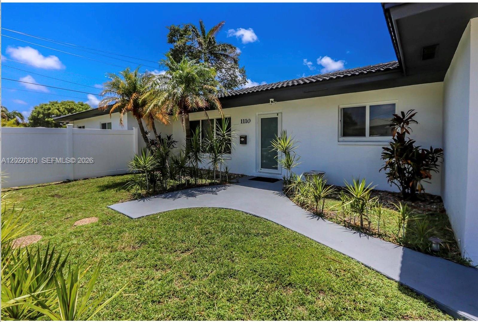 1110 S 14th Ave