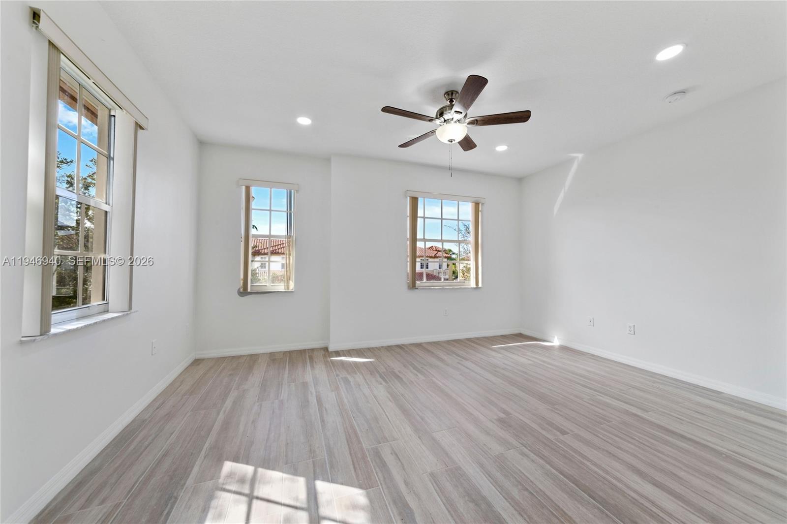 ESCADA - Residential Lease