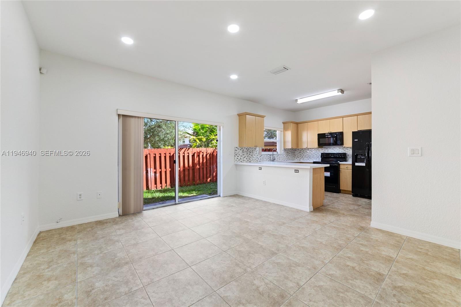 ESCADA - Residential Lease