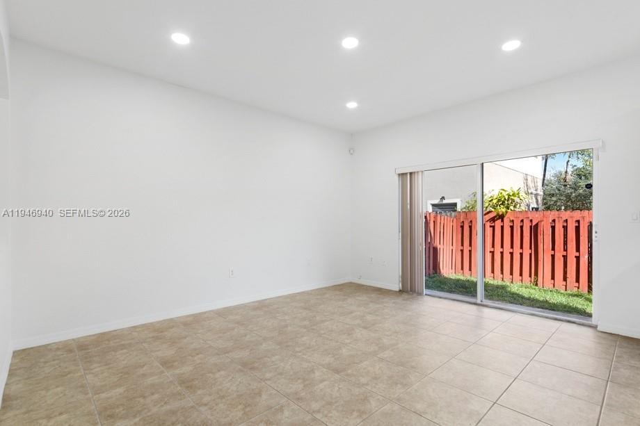 ESCADA - Residential Lease