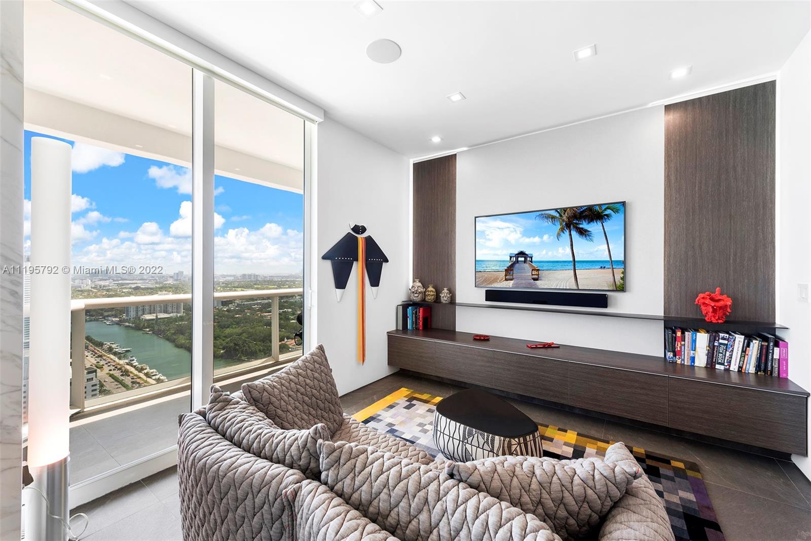 GREEN DIAMOND CONDO - Residential