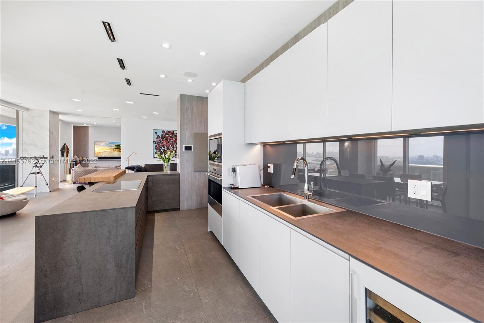 GREEN DIAMOND CONDO - Residential