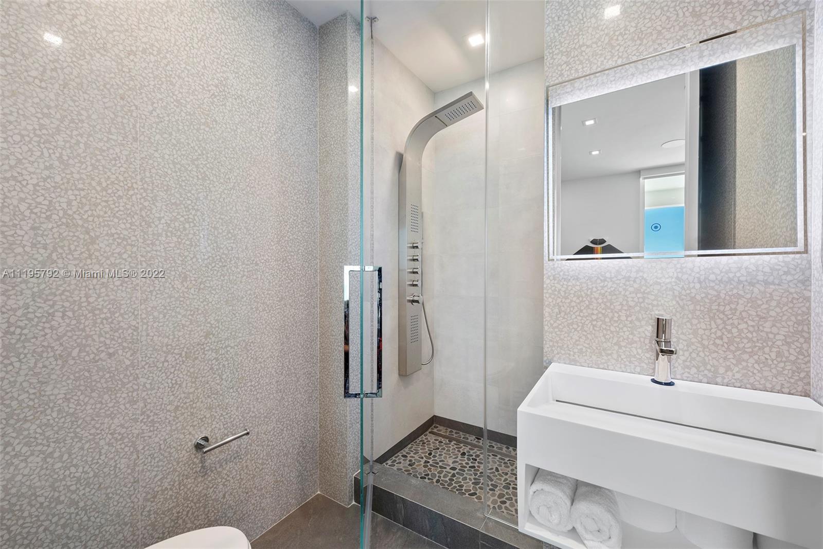 GREEN DIAMOND CONDO - Residential