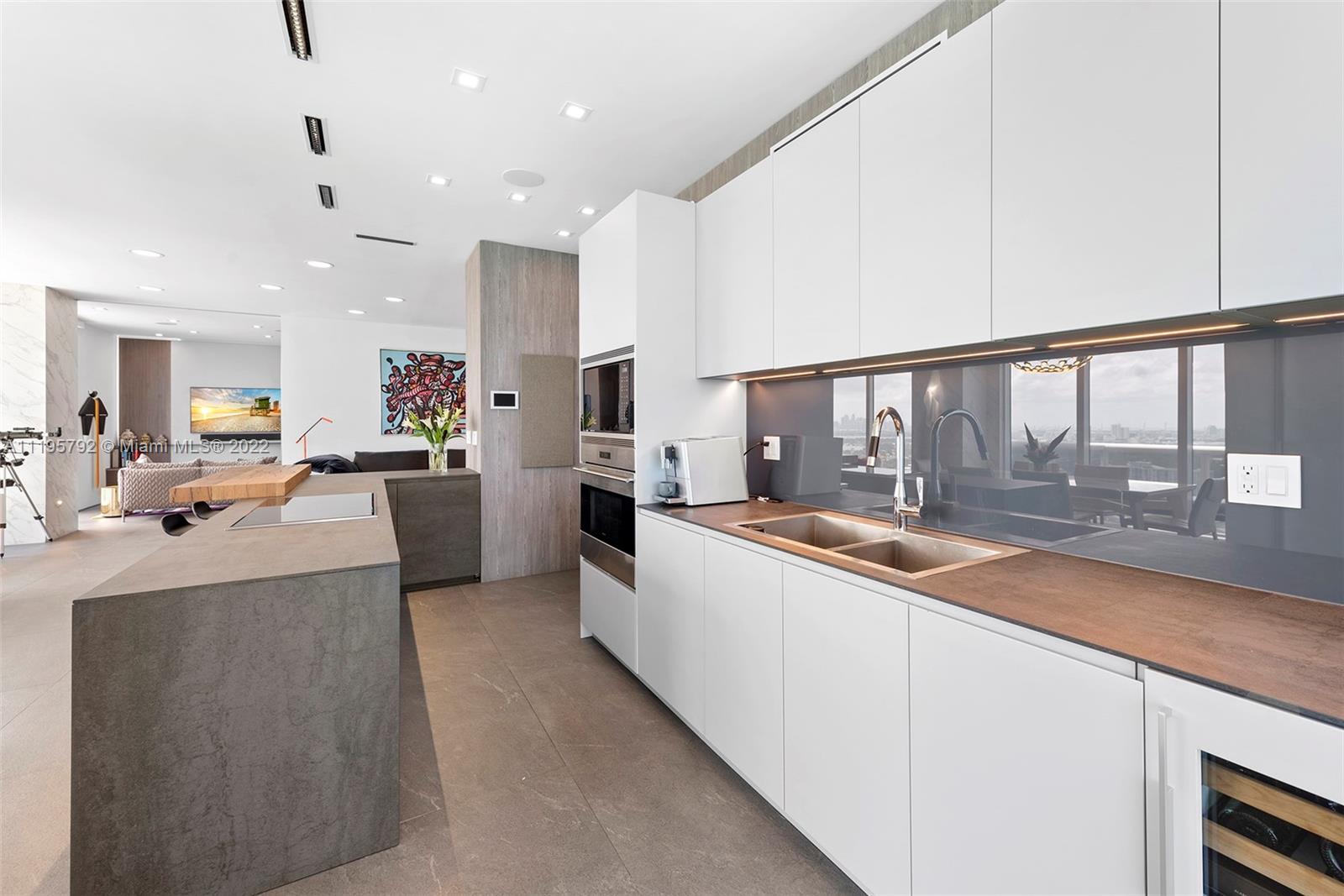 GREEN DIAMOND CONDO - Residential