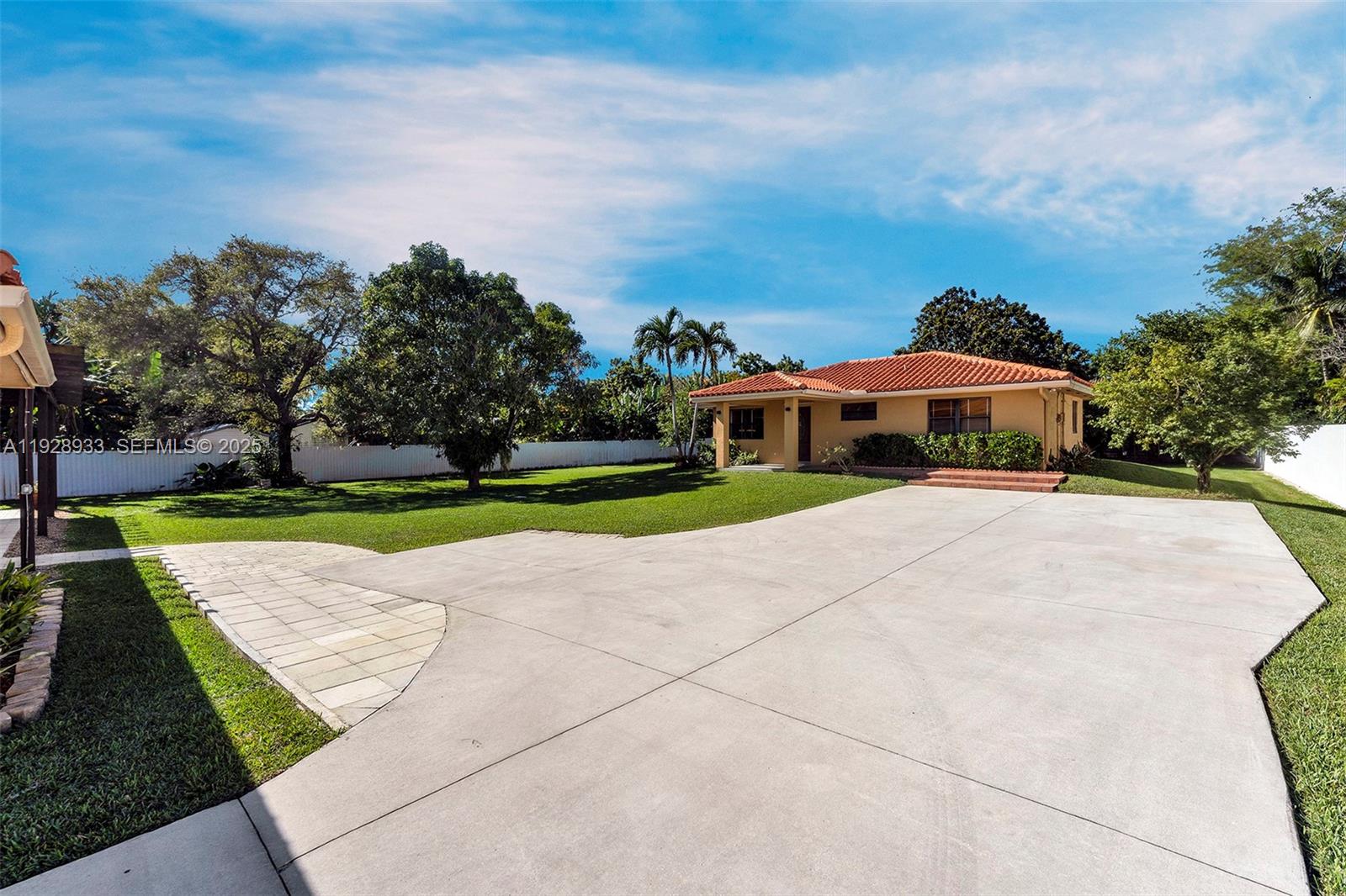 SWEETWATER ESTS SUB - Residential