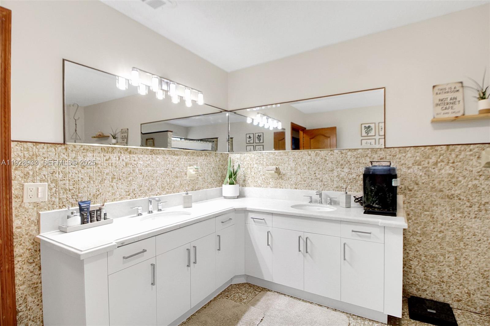 SWEETWATER ESTS SUB - Residential