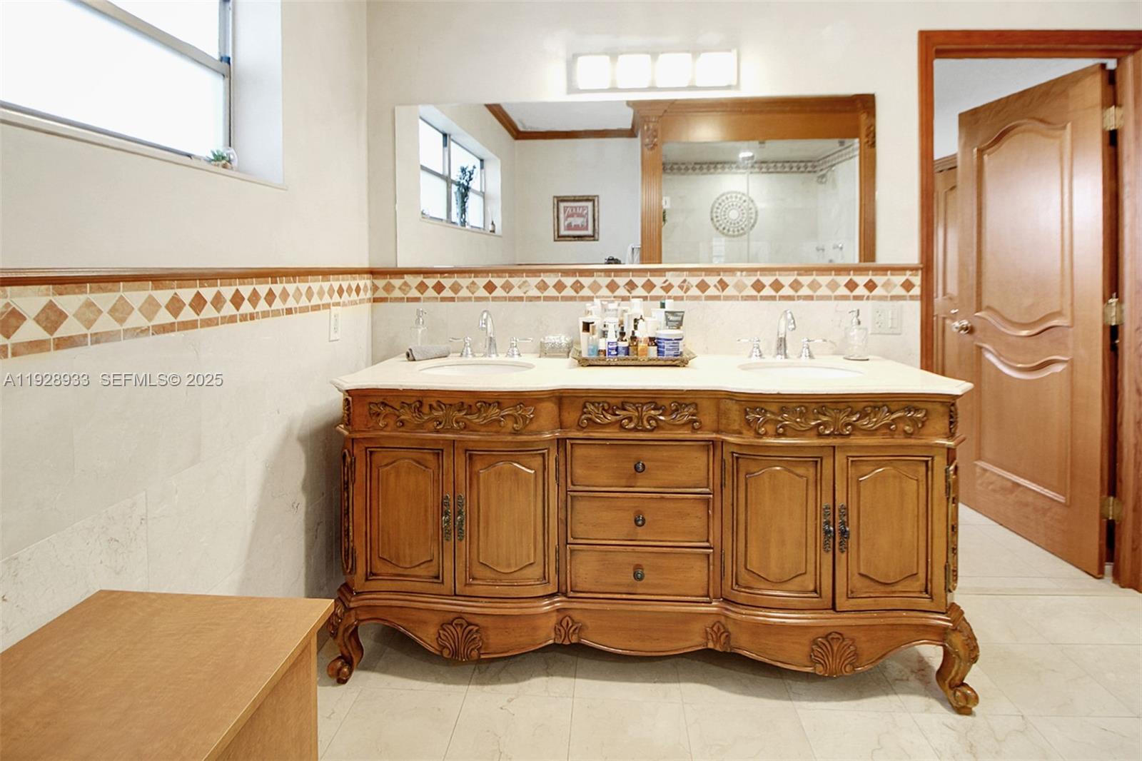 SWEETWATER ESTS SUB - Residential