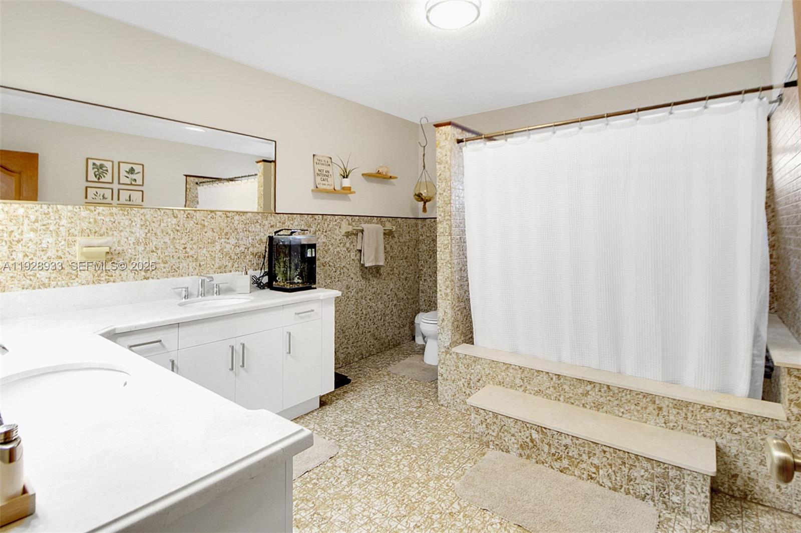 SWEETWATER ESTS SUB - Residential