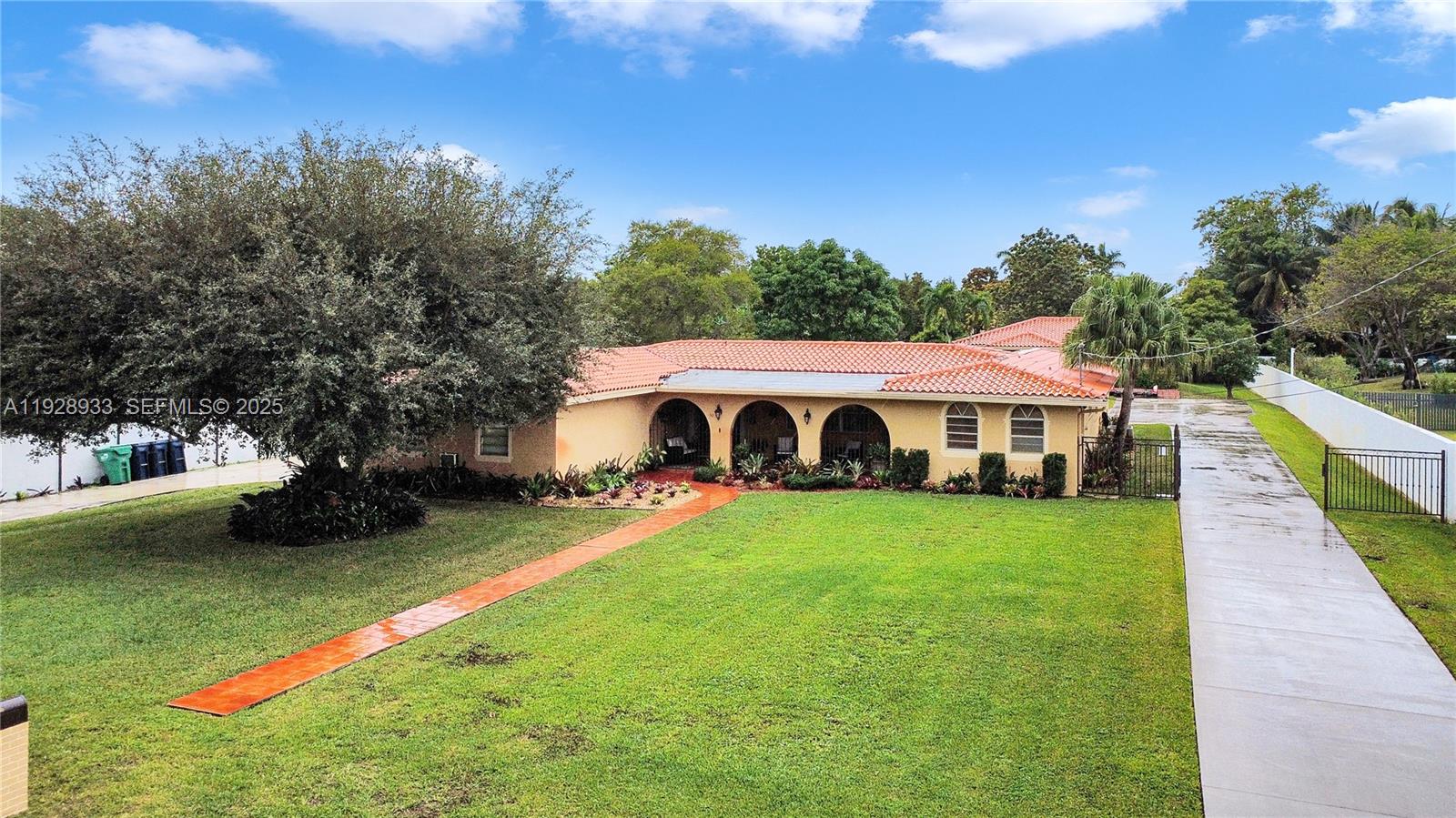 SWEETWATER ESTS SUB - Residential