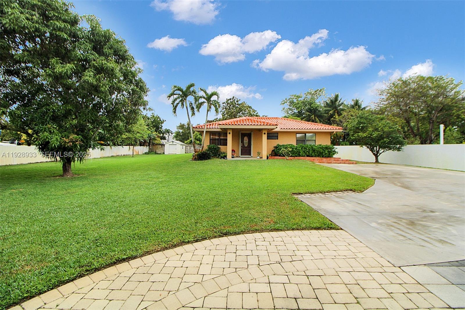 SWEETWATER ESTS SUB - Residential