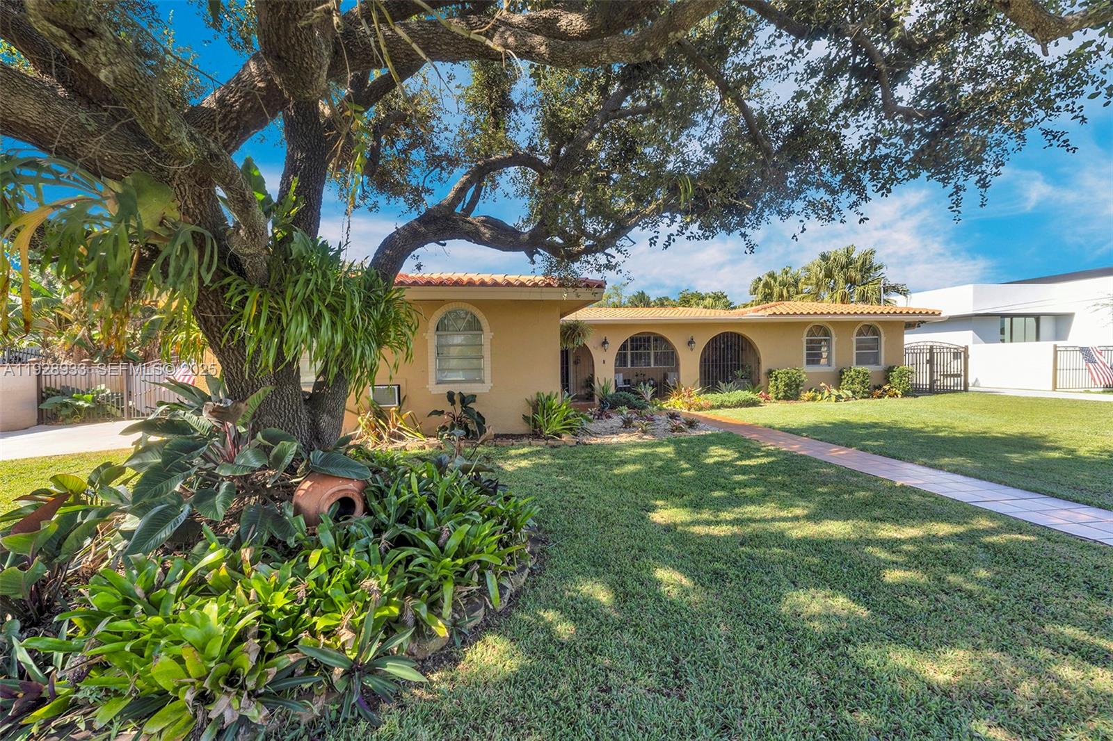 SWEETWATER ESTS SUB - Residential