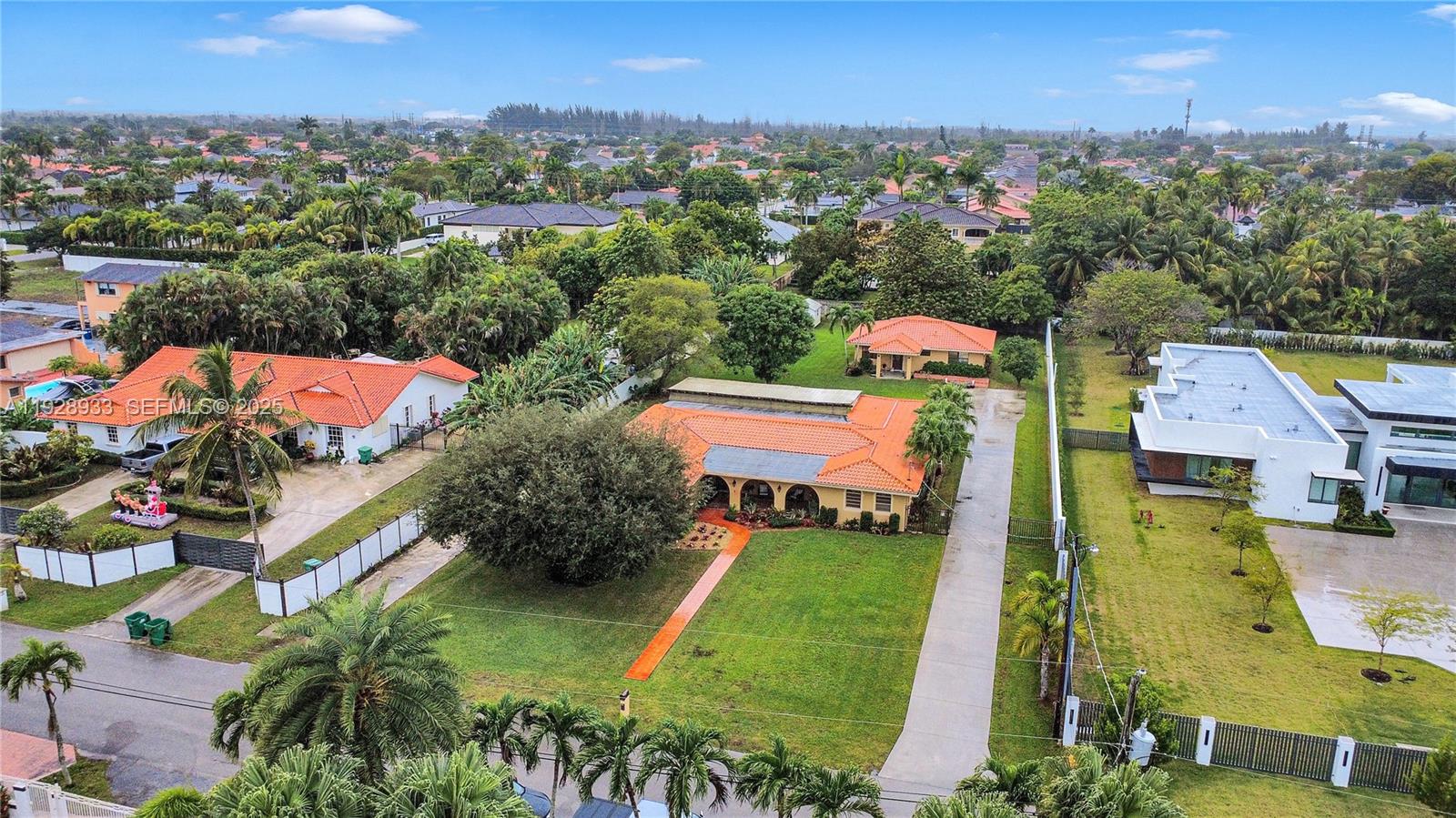 SWEETWATER ESTS SUB - Residential