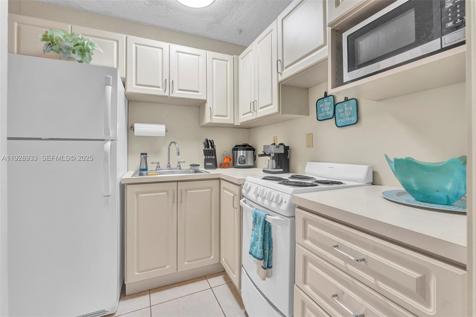 SWEETWATER ESTS SUB - Residential