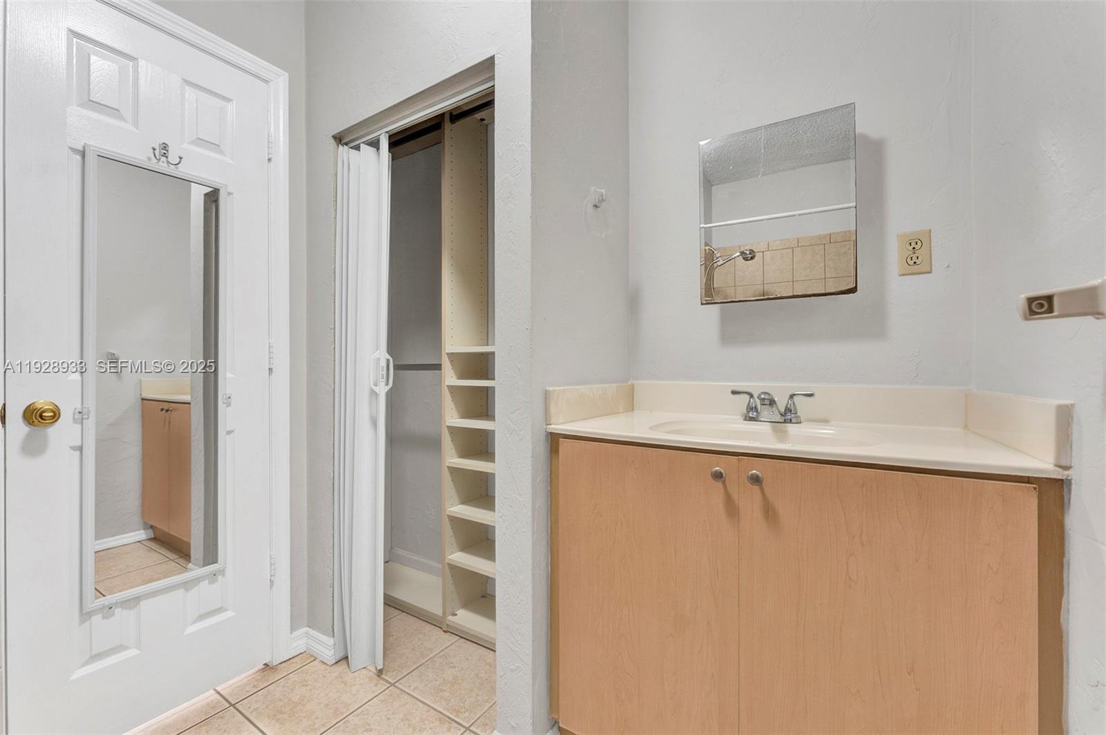 SWEETWATER ESTS SUB - Residential