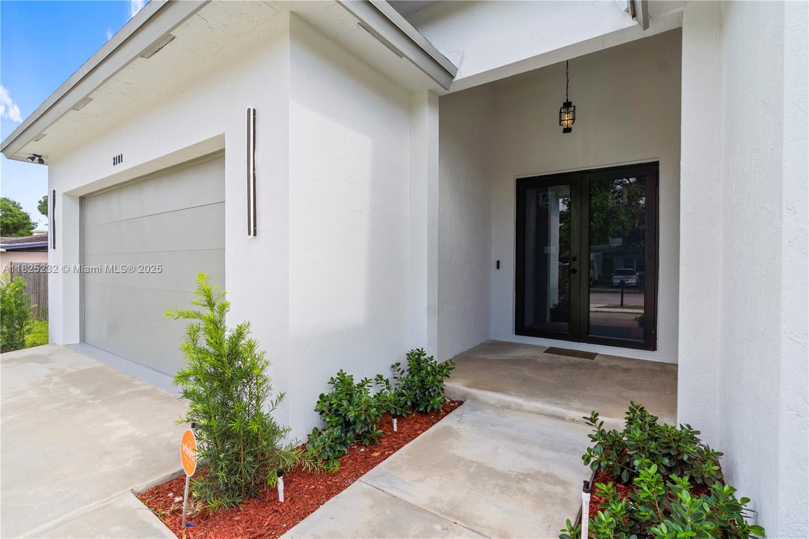 2101 NW 27th St