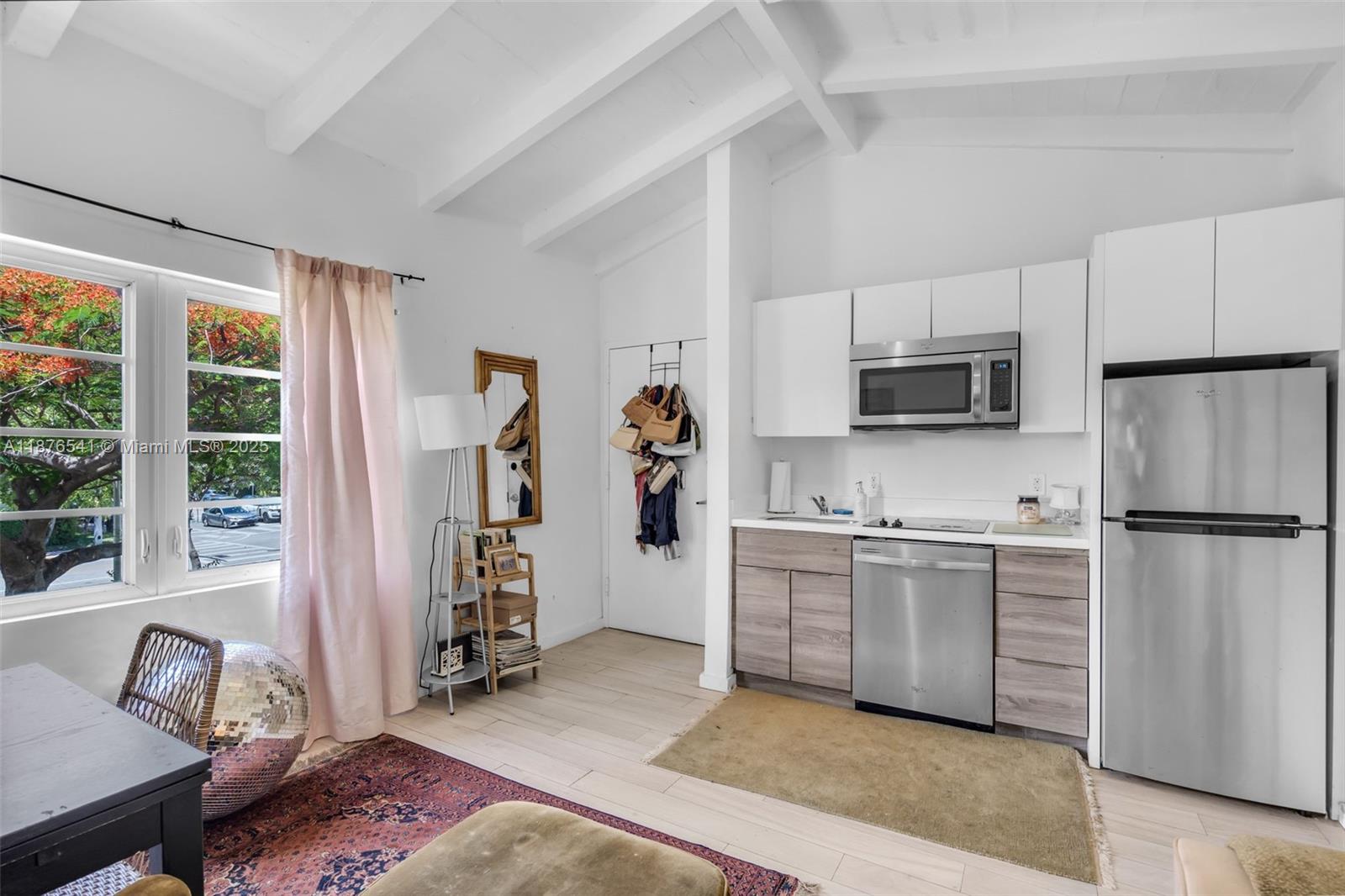 EVA CONDO - Residential Lease