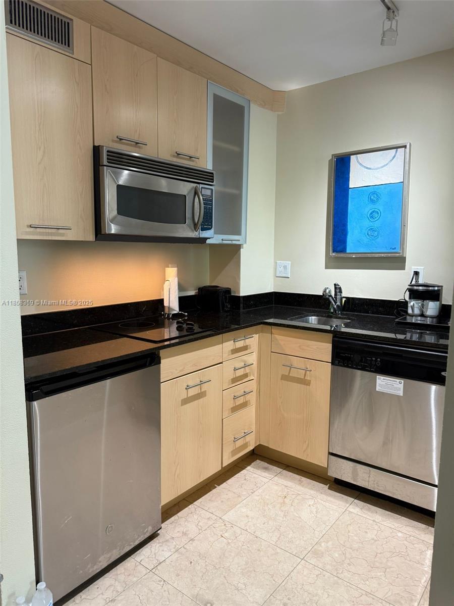 2670 E Sunrise Blvd 303