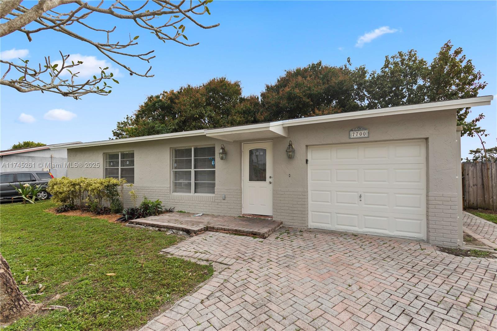 Property for Sale at 7700 Sw 9th St, North Lauderdale, Miami-Dade County, Florida - Bedrooms: 3 
Bathrooms: 2  - $385,000