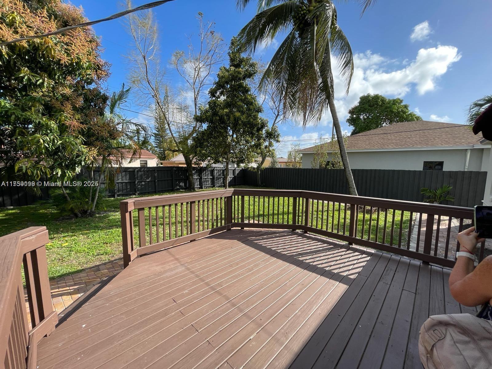 WASHINGTON SQUARE - Residential Lease