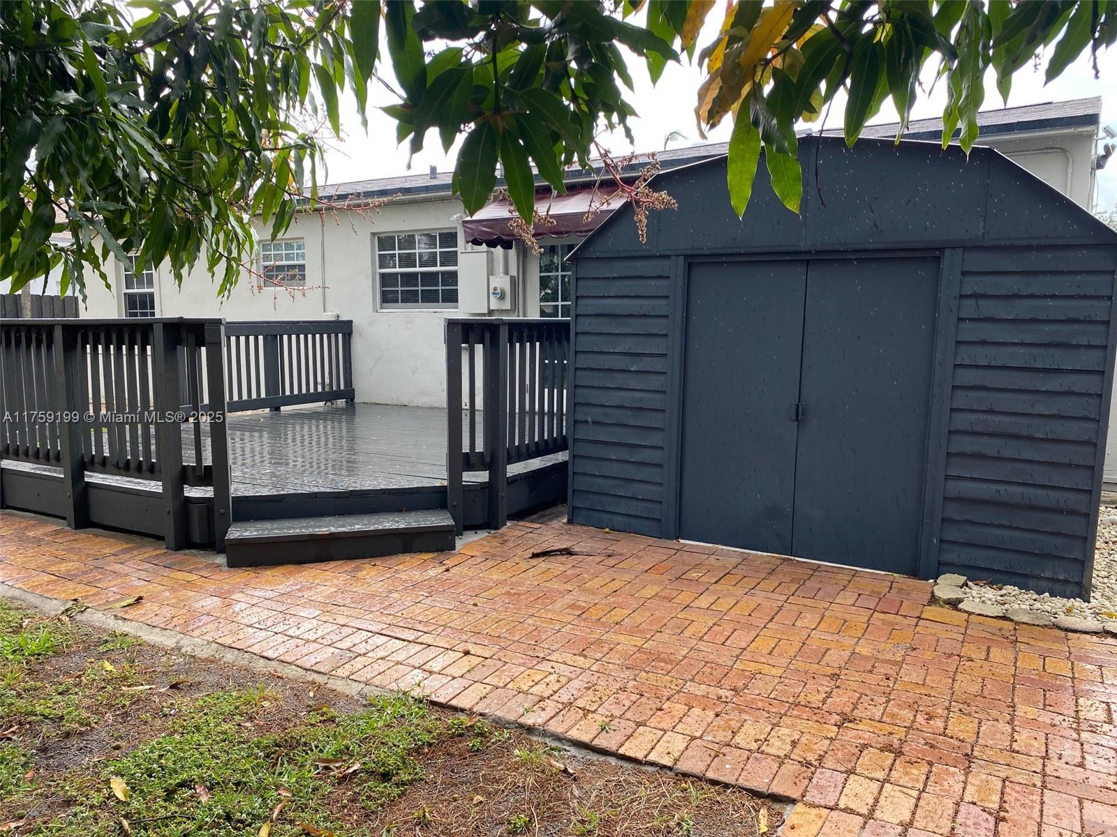 WASHINGTON SQUARE - Residential Lease