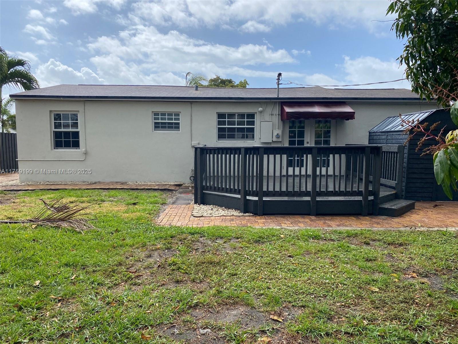 WASHINGTON SQUARE - Residential Lease