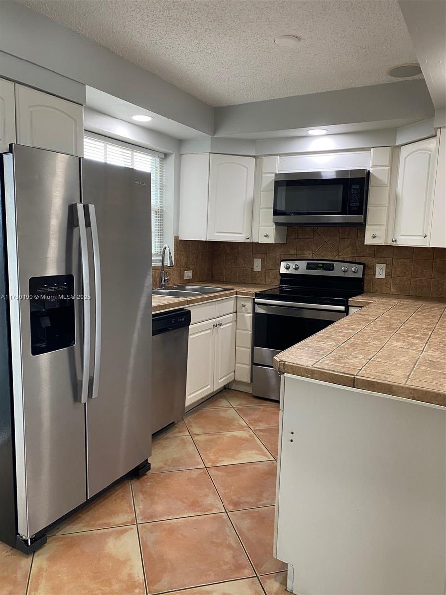 WASHINGTON SQUARE - Residential Lease