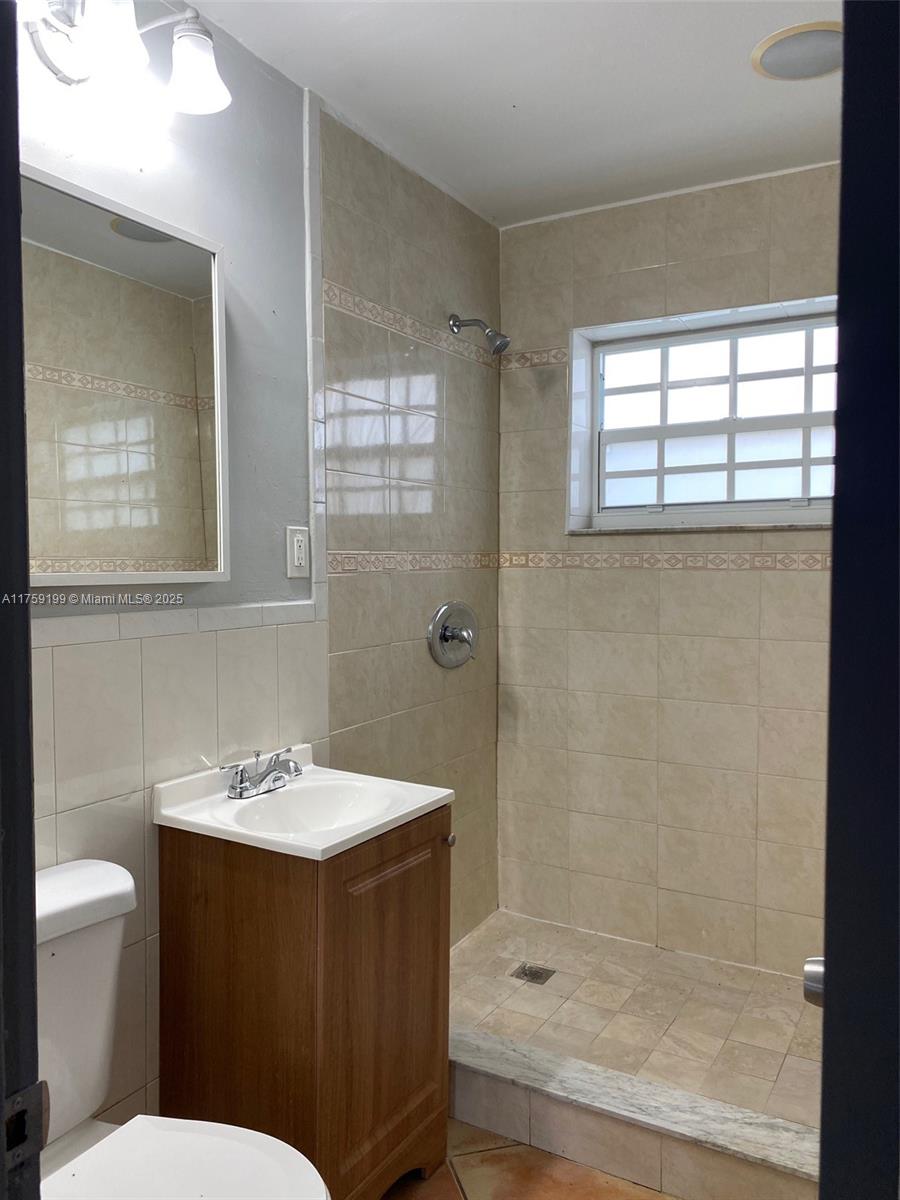 WASHINGTON SQUARE - Residential Lease