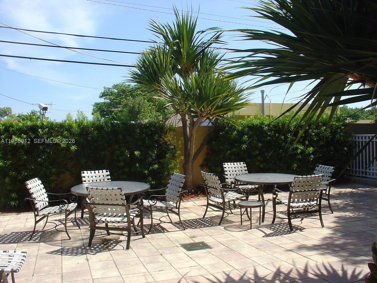 DA VINCI ON DOUGLAS CONDO - Residential Lease