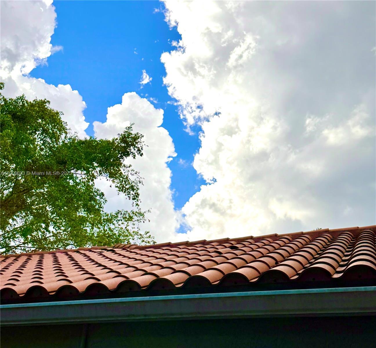 COUNTRY ISLES GARDEN HOME - Residential