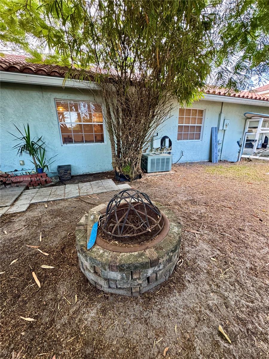 COUNTRY ISLES GARDEN HOME - Residential