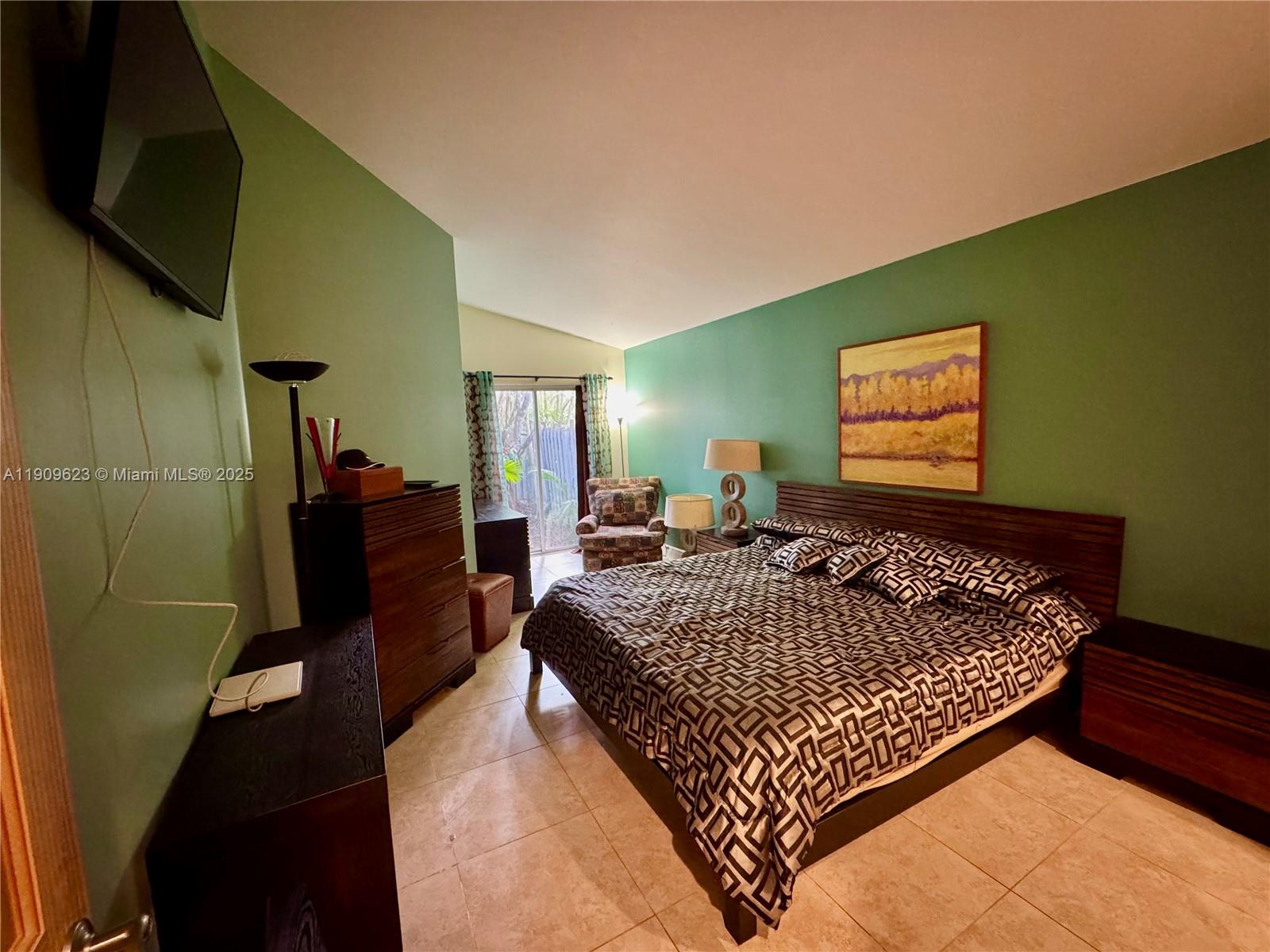 COUNTRY ISLES GARDEN HOME - Residential