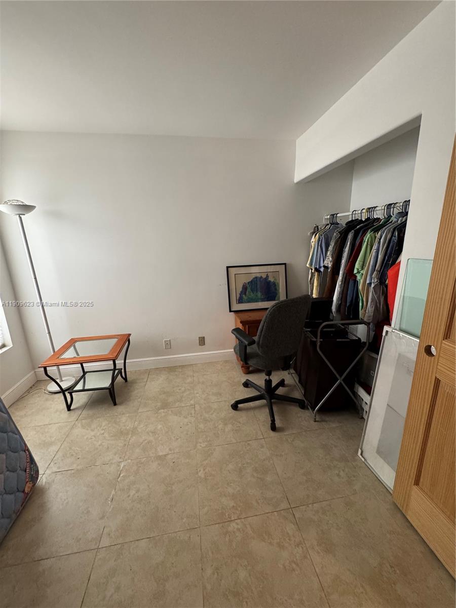 COUNTRY ISLES GARDEN HOME - Residential