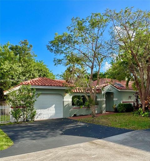 1411 Seagrape Cir Weston FL 33326