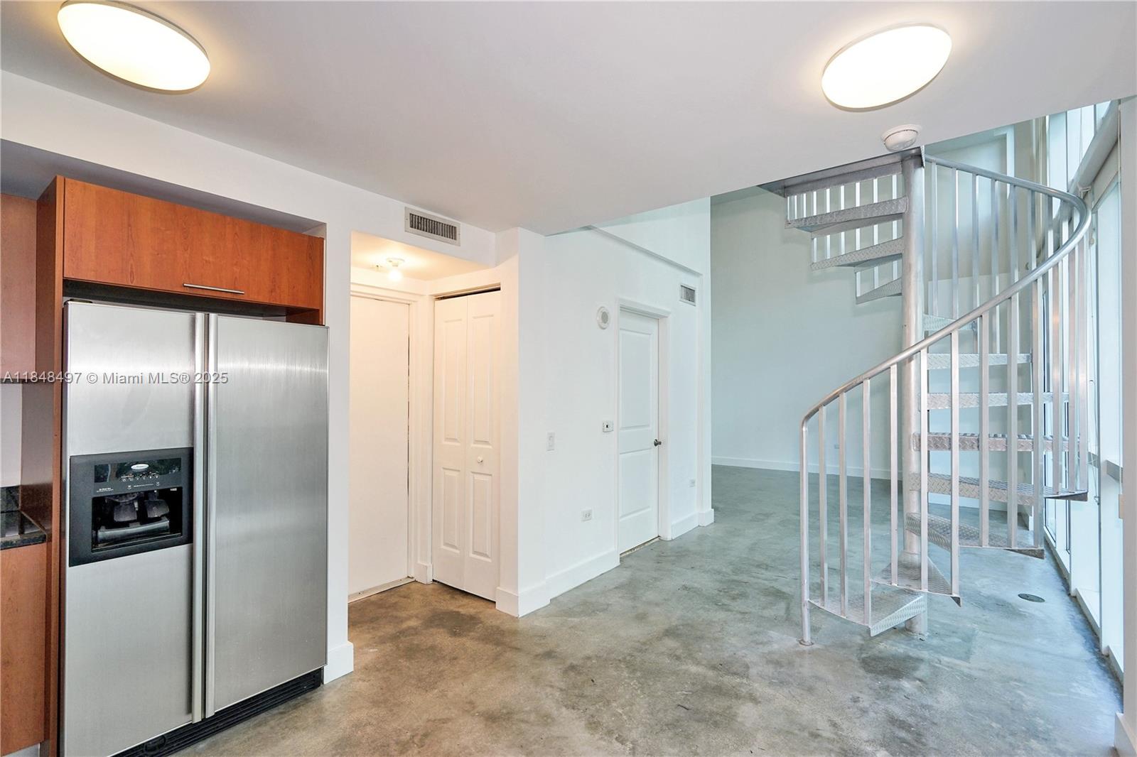 480 NE 30th St L106