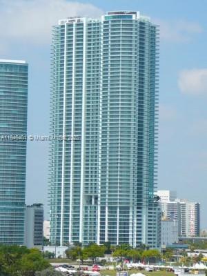 Spectacular 2 bedroom/2 and a half bathroom in a high-rise gem offering opulent amenities. Live the high life at 900 Biscayne Bay, a luxury oasis with stunning and absolutely amazing views of Miami & Biscayne Bay. This unit with 1,237 sqf has tile floor, beautiful kitchen, marble countertop & top of the line appliances. 900 Biscayne Bay offers a number of lavish amenities, including a resort-style pool, lap pool, hot tub, fully-equipped fitness center, full-service spa, men's & women’s sauna and steam room, a movie theater with a 153-inch screen and seating for 35 people, clubroom, full-service concierge & valet parking. Additionally, 900 Biscayne Bay has 3 restaurants and a nail salon located on the ground-floor level. Walking distance to Miami Arena Stadium and Adrienne Arsht Center.