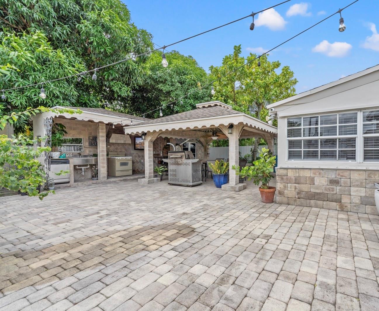PALM LANE HOMES IN MIRAMA - Residential