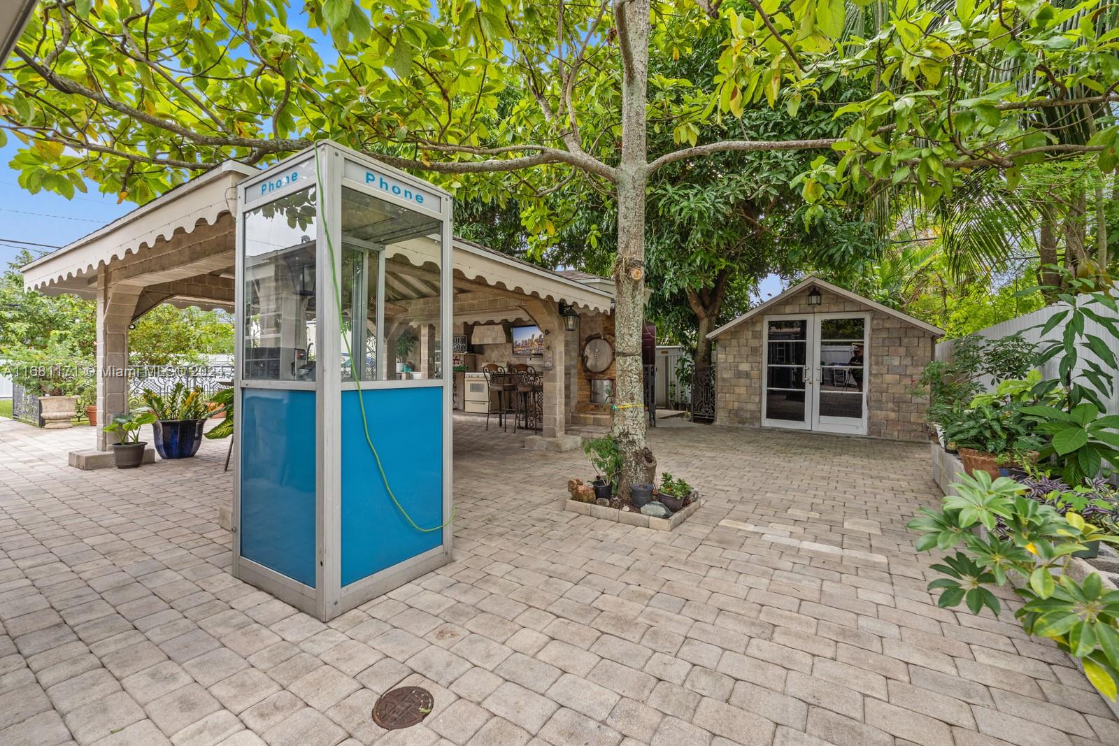 PALM LANE HOMES IN MIRAMA - Residential