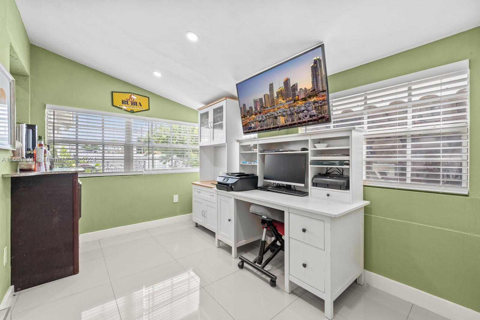 PALM LANE HOMES IN MIRAMA - Residential