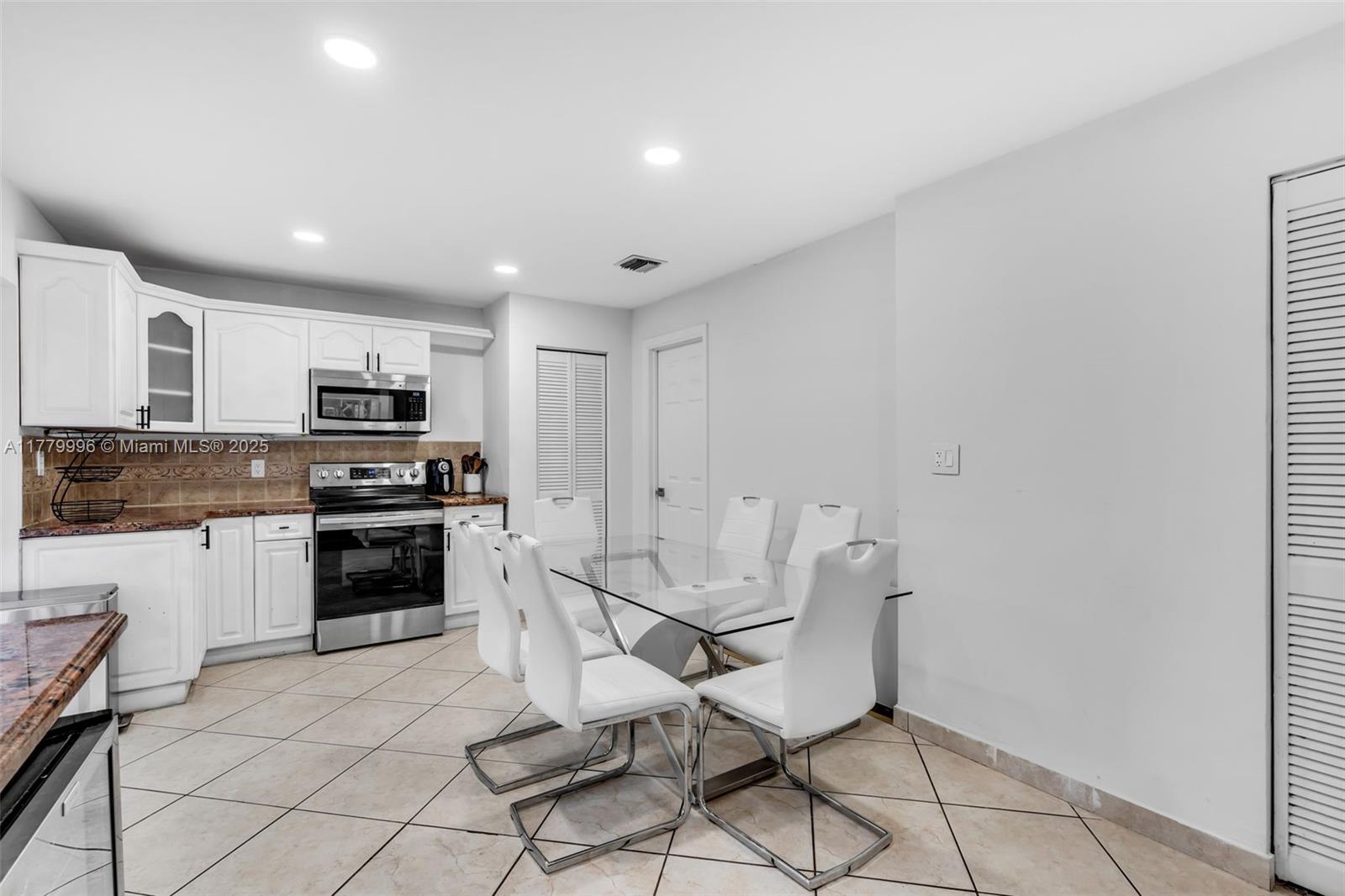 10225 NW 57th Ter