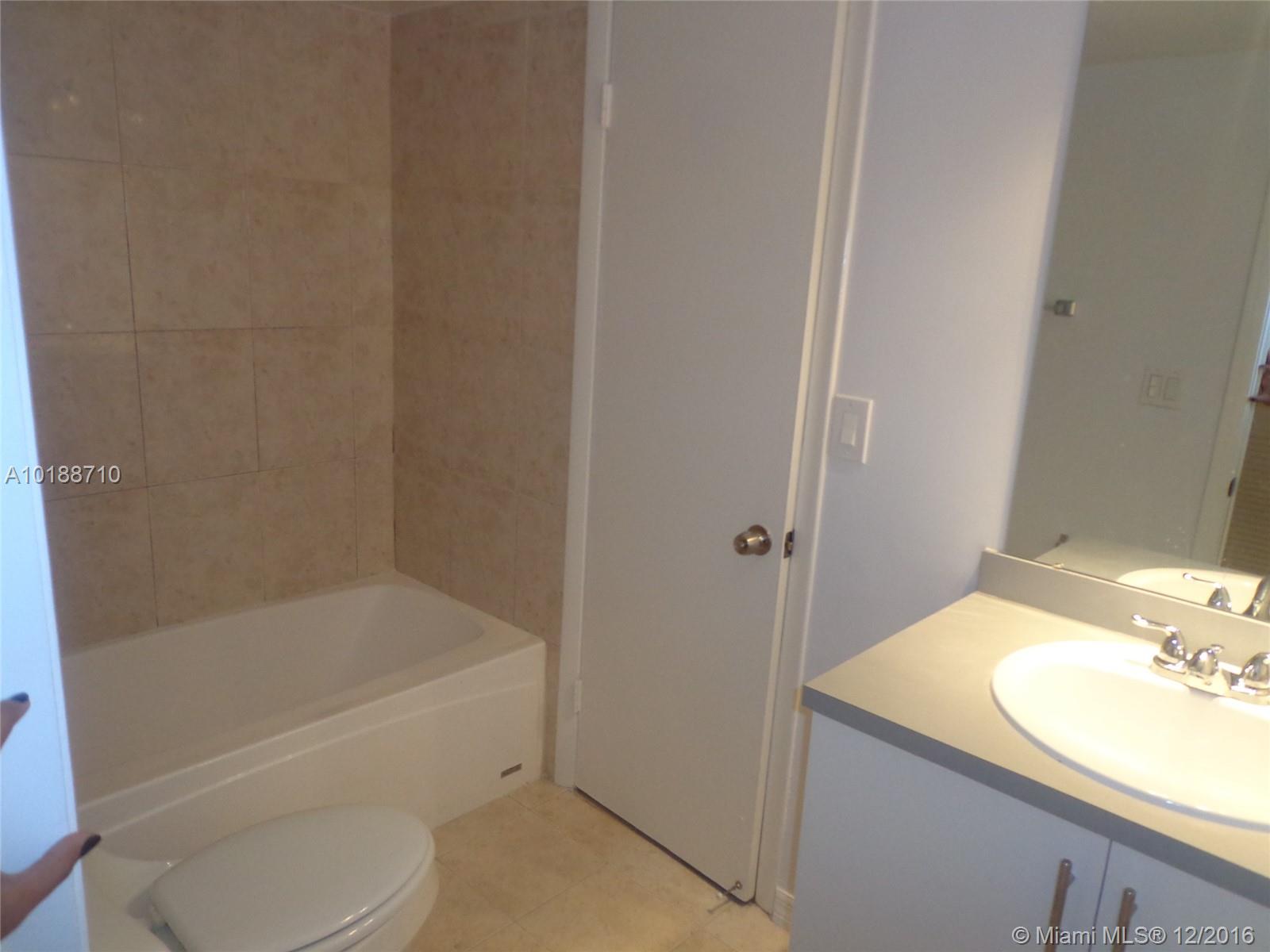 Gateland Village Sec E Co - Residential Lease