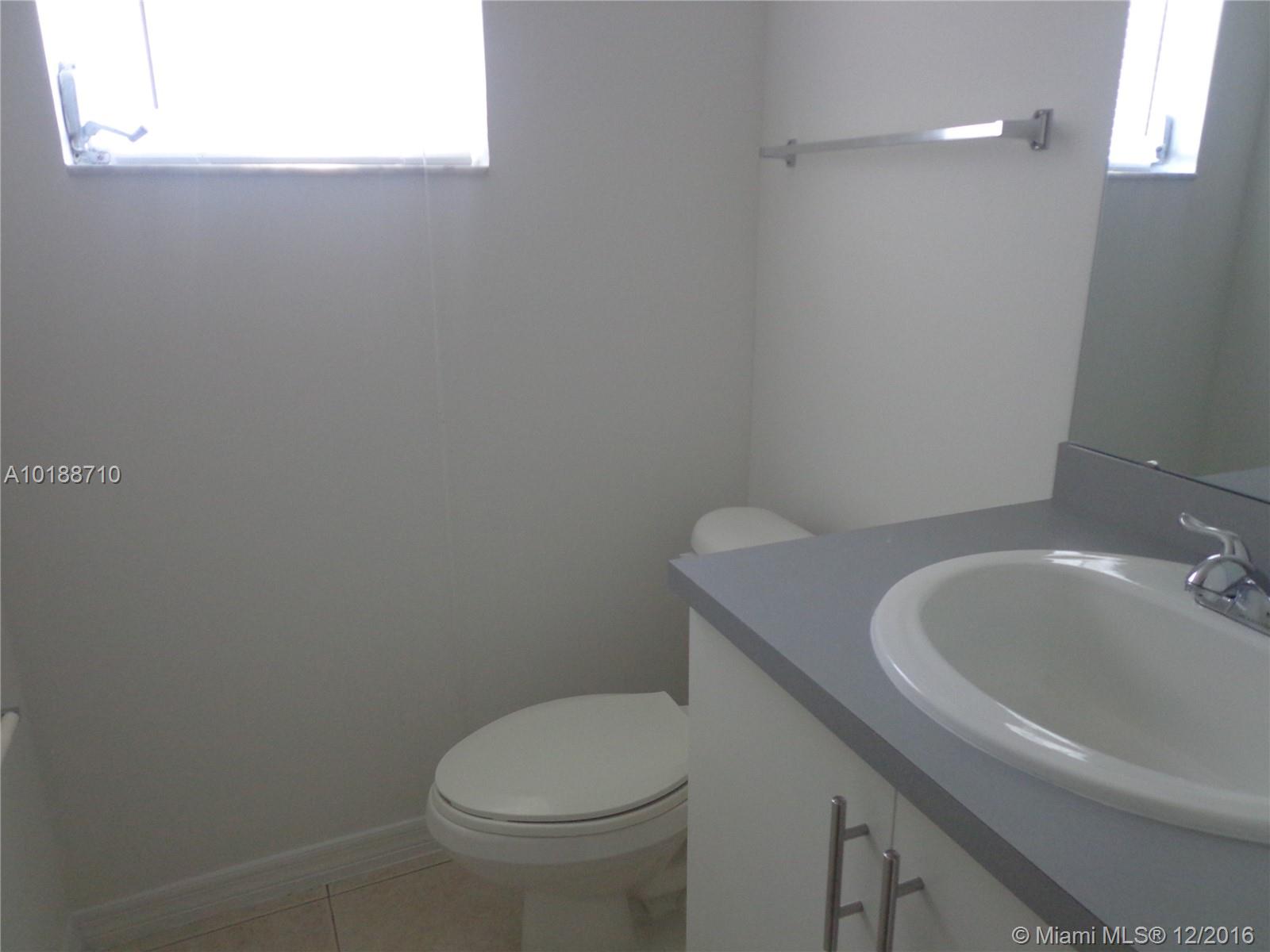 Gateland Village Sec E Co - Residential Lease