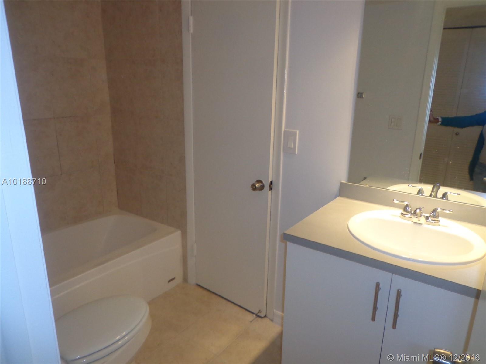 Gateland Village Sec E Co - Residential Lease