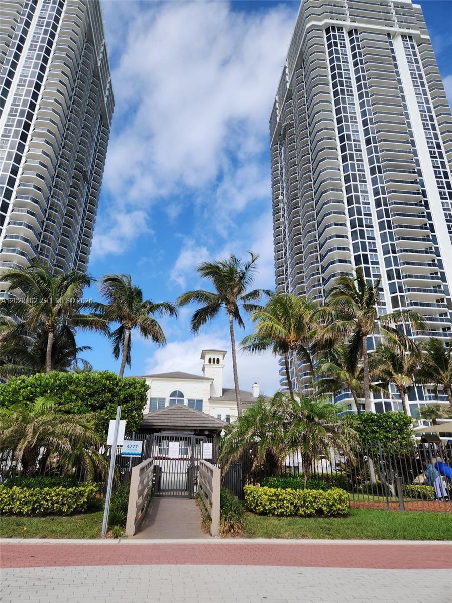 BLUE DIAMOND CONDO - Residential
