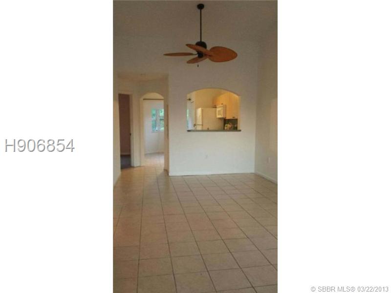 Beautiful 2/2 unit for rent located Gated Community at The Cove in Briar bay Community Association. Unit is on 2nd floor. High ceilings, very spacious, washer/dryer. Lots of closet space. Ready for move-in recently painted and cleaned. Pets ok with deposi t. NEW WASHER/DRYER. Must be screened through association. See Attached Instructions. Association damage deposit has been paid by the owners.
