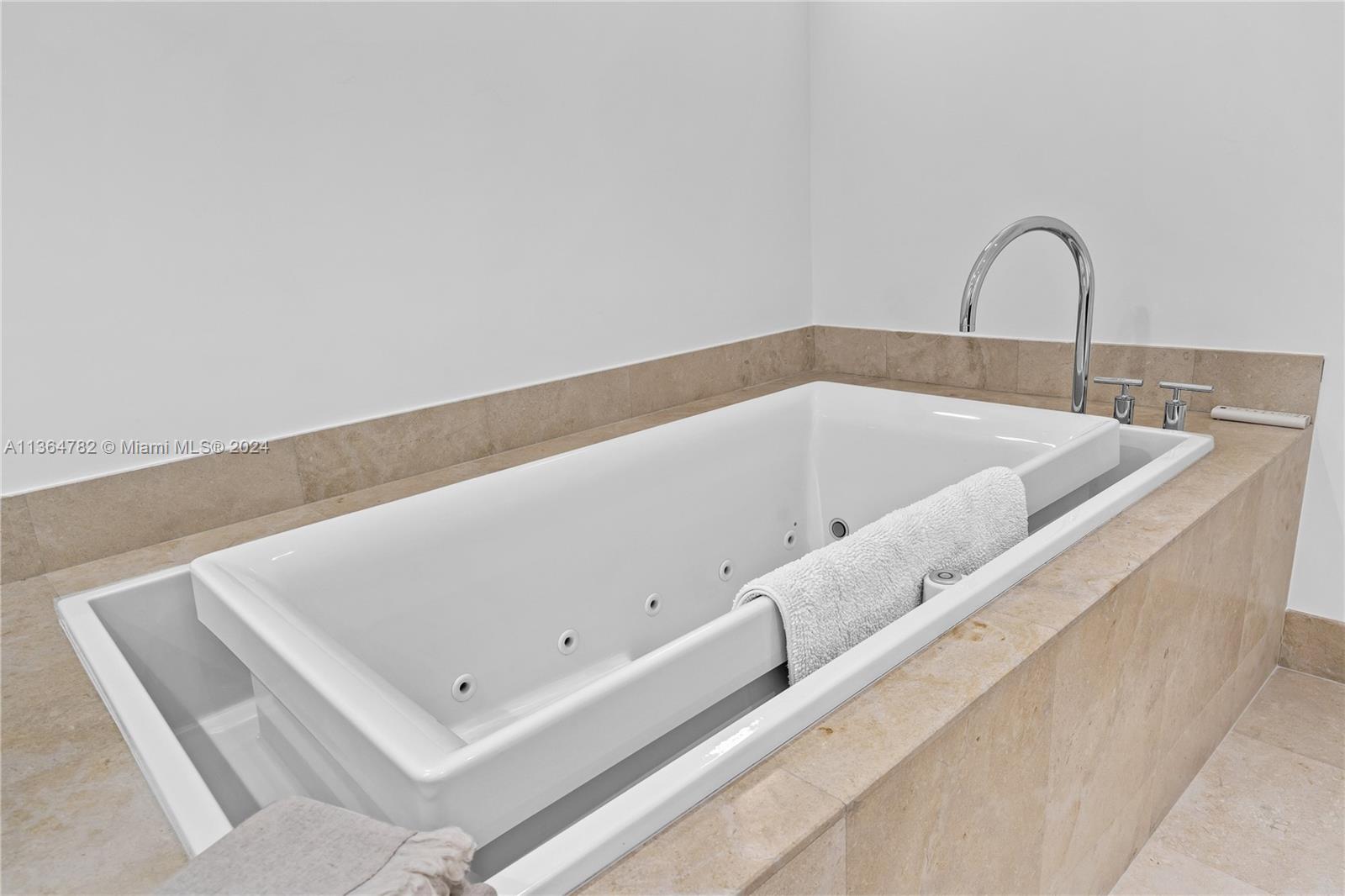 BAL HARBOUR NORTH SOUTH C - Residential