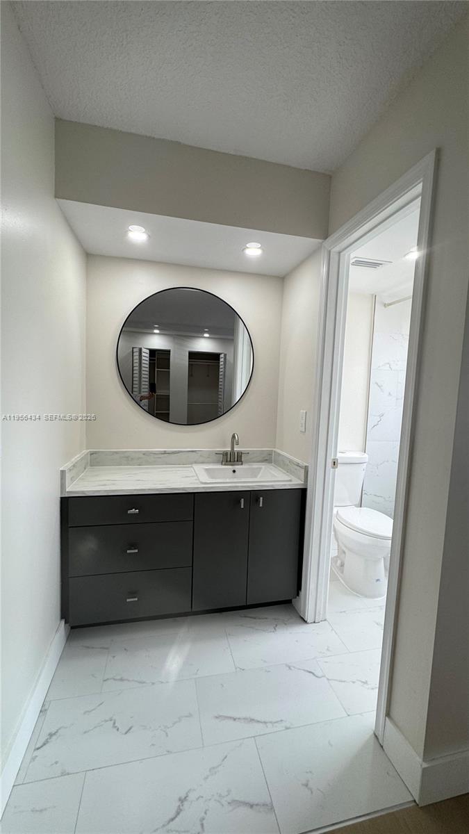 LAKEWOOD VILLAGE - Residential