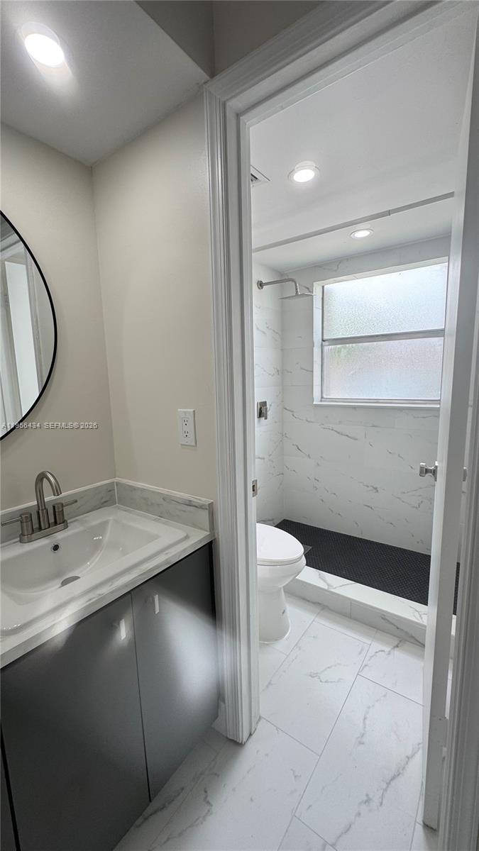 LAKEWOOD VILLAGE - Residential