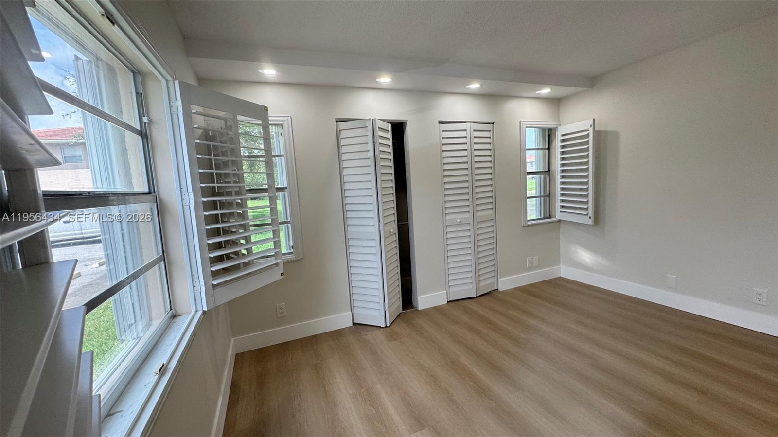 LAKEWOOD VILLAGE - Residential