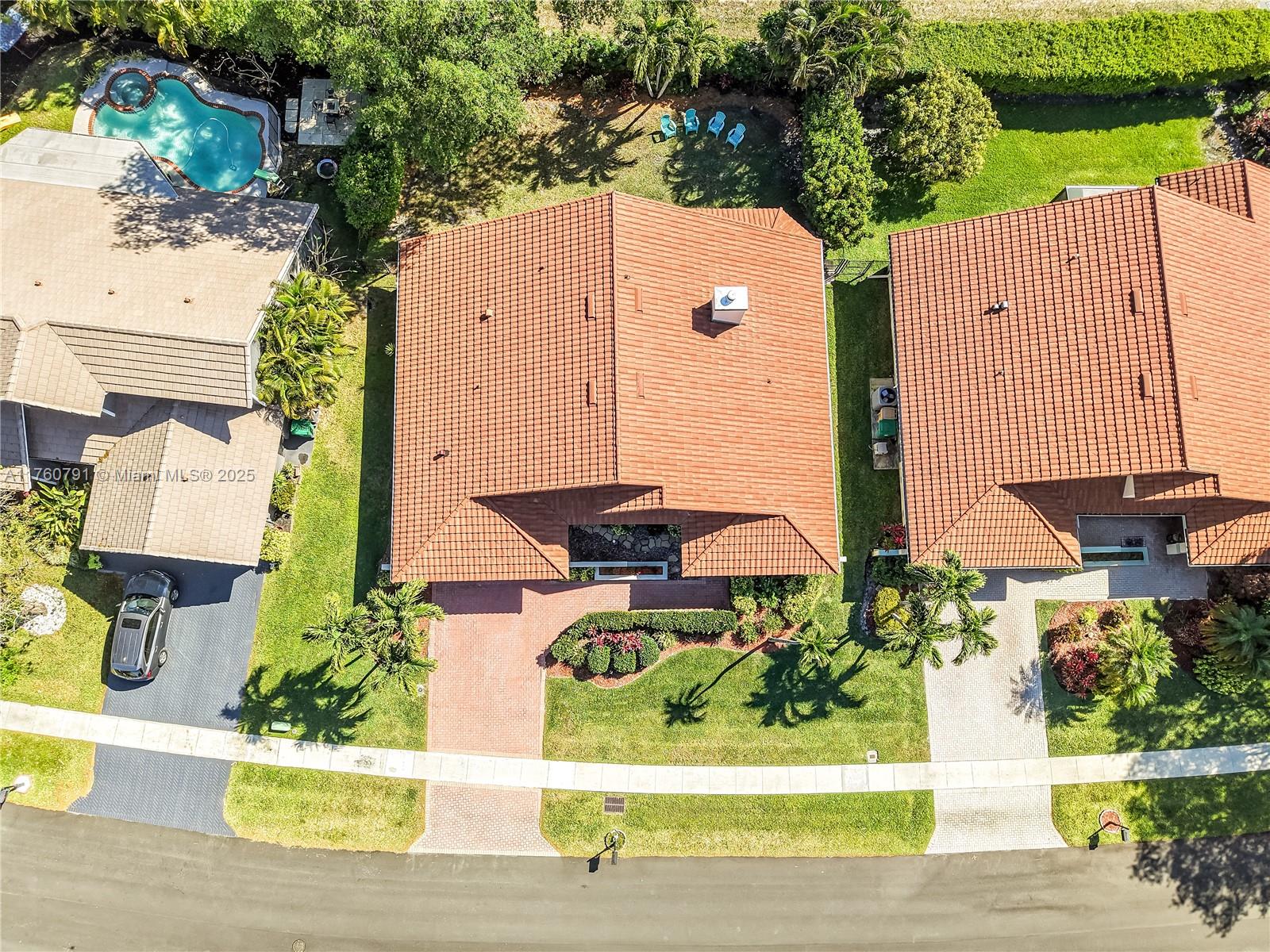 1520 E Oak Knoll Cir