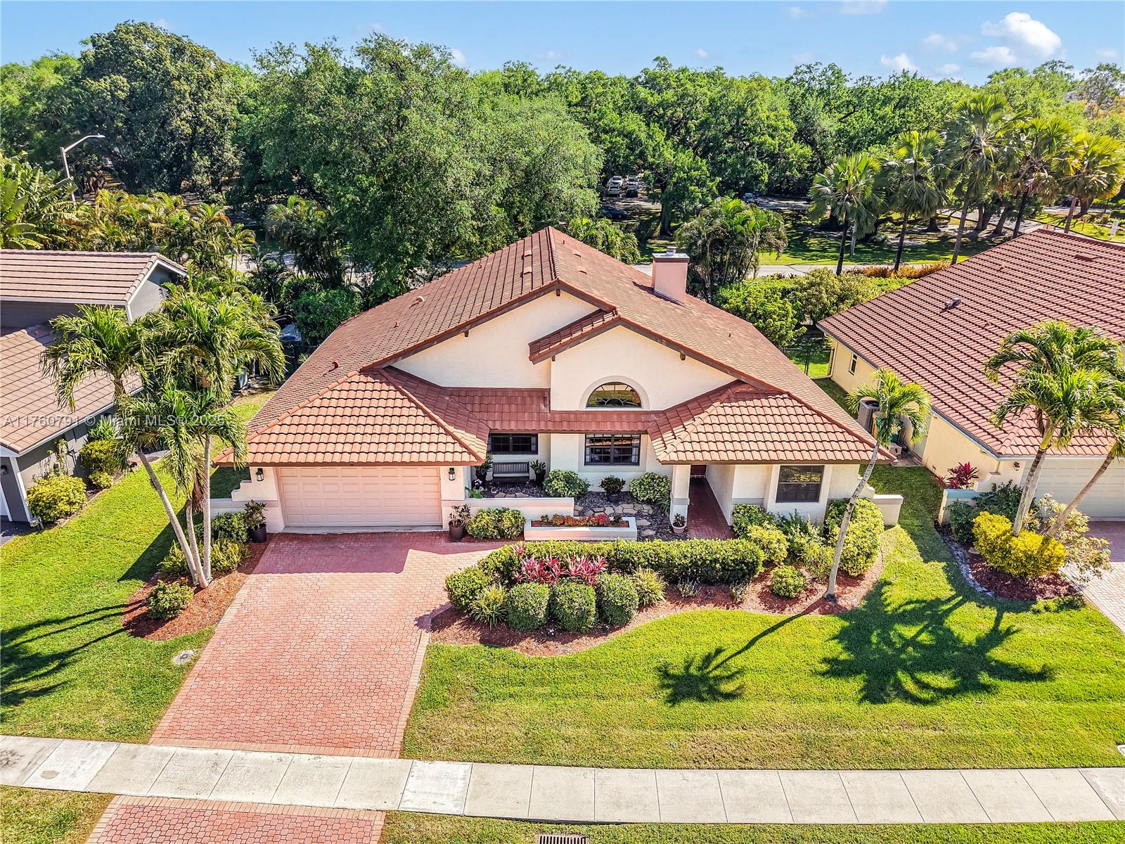 1520 E Oak Knoll Cir